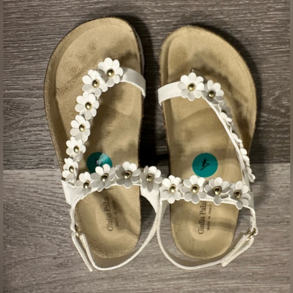 Girls Sandals size 4 - Picture 2 of 3